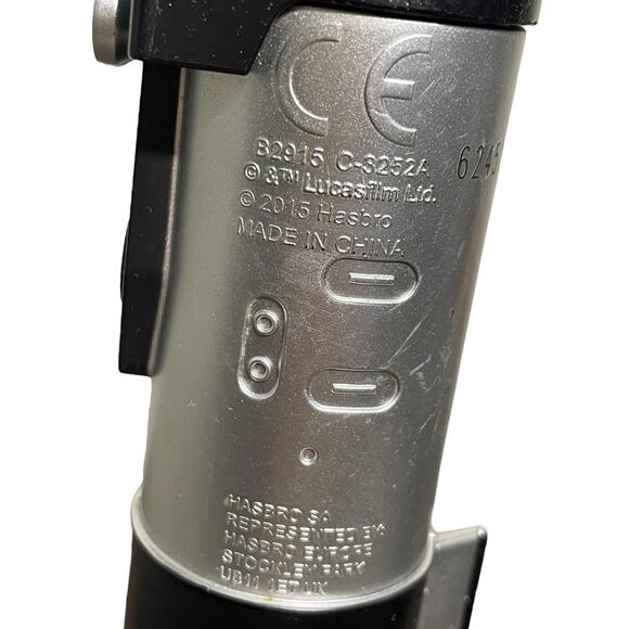 2 - 2015 Hasbro Stars Wars Darth Vader Red Lightsaber B2915 Retractable C-3252A - Picture 6 of 7